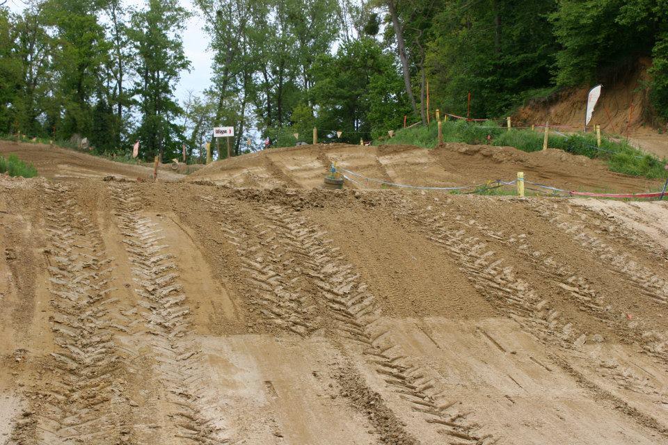 photos du Terrain Moto Cross de Amigny Rouy