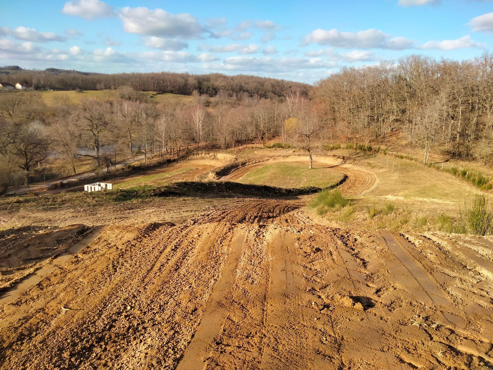 Les photos du Terrain Moto Cross de Auzances