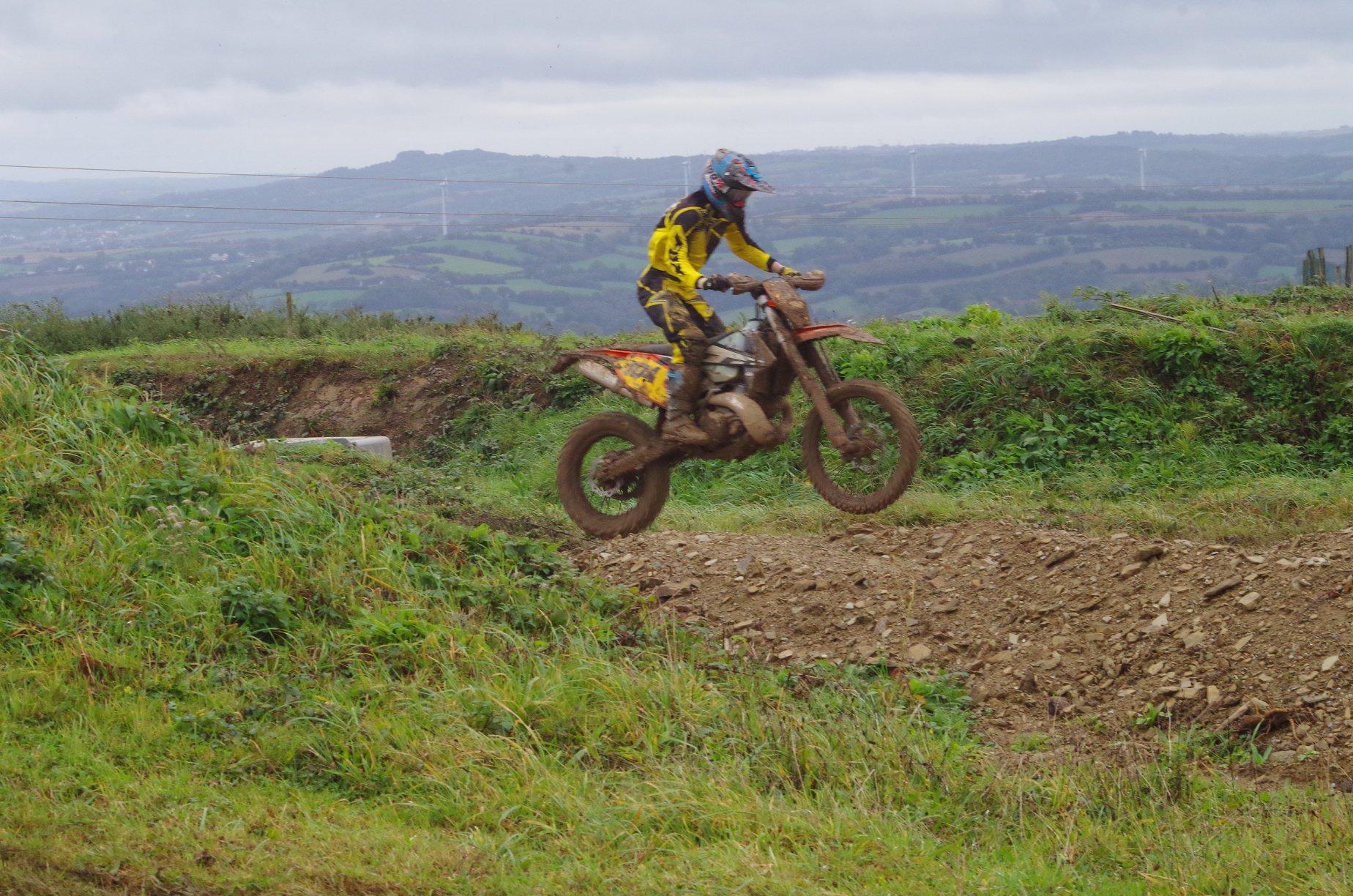 photos du Terrain Moto Cross de Dinéault