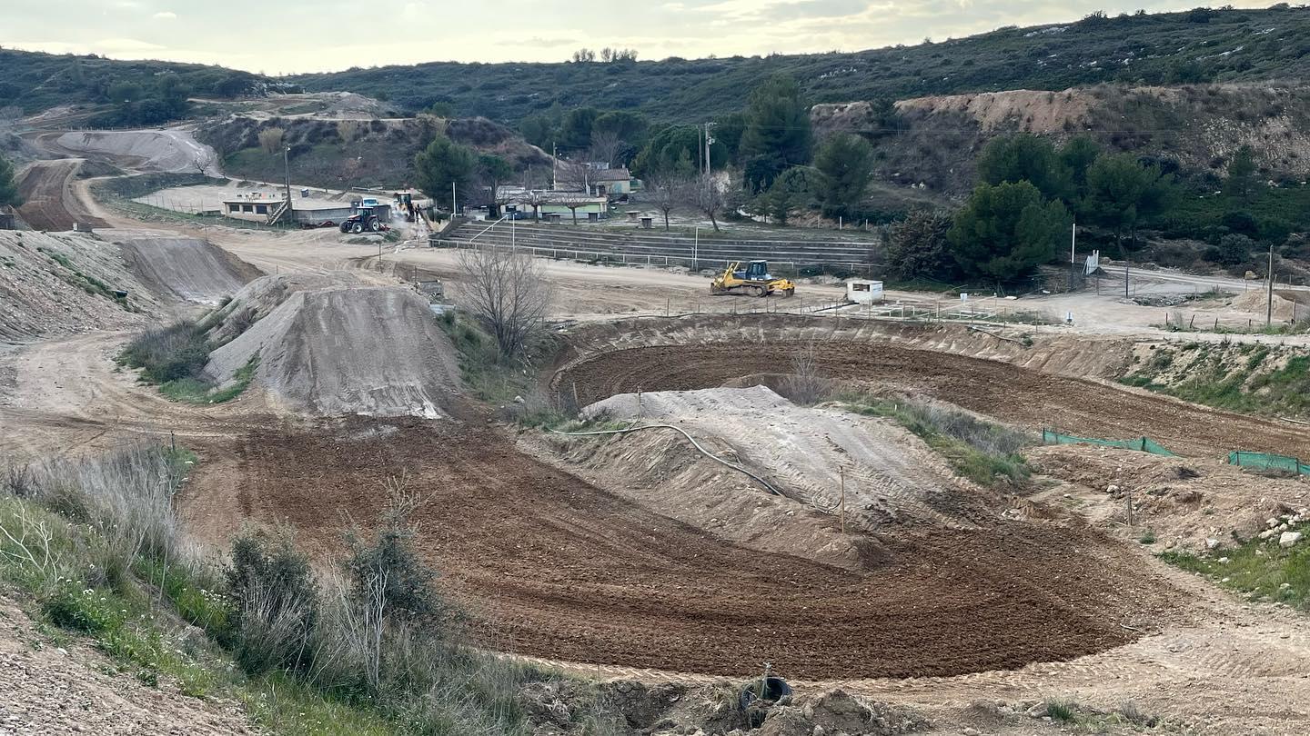 photos du Terrain Moto Cross de la Fare les Oliviers