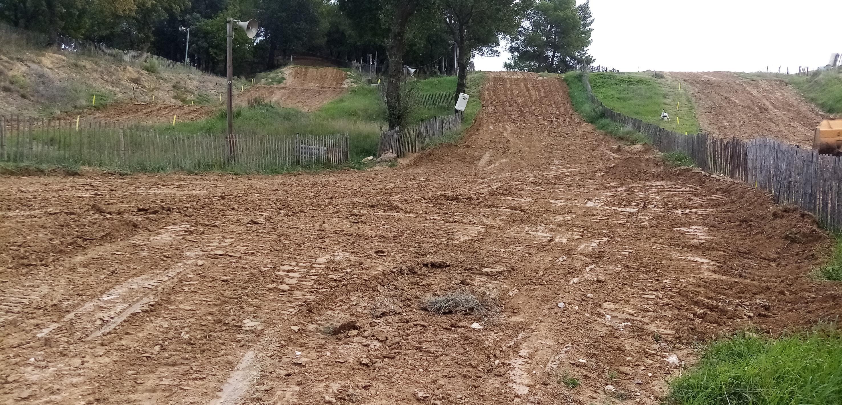 photos du Terrain Moto Cross de La Tourille à Sommières