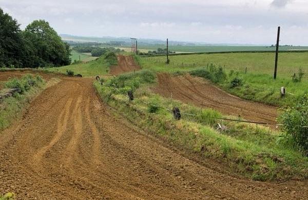 photos du Terrain Moto Cross de Mesbrecourt-Richecourt