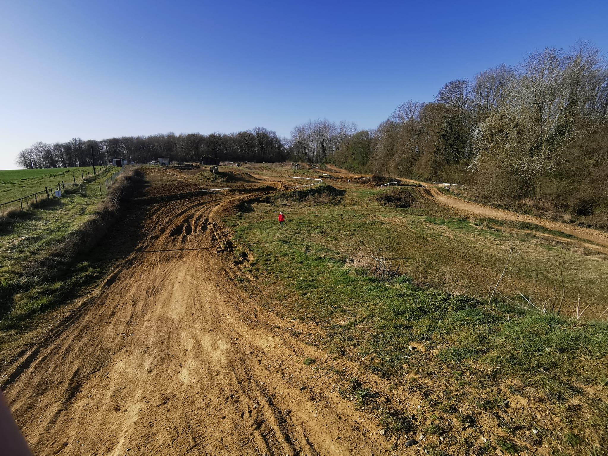 Les photos du Terrain Moto Cross de Mesbrecourt-Richecourt