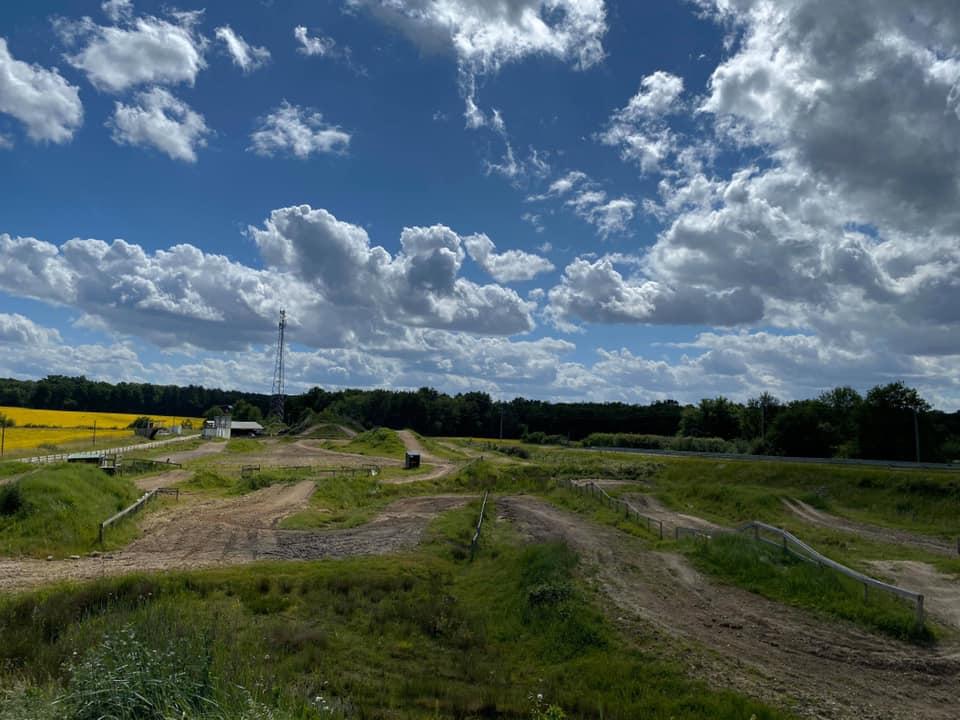 photos du Terrain Moto Cross de Nouan le Fuzelier