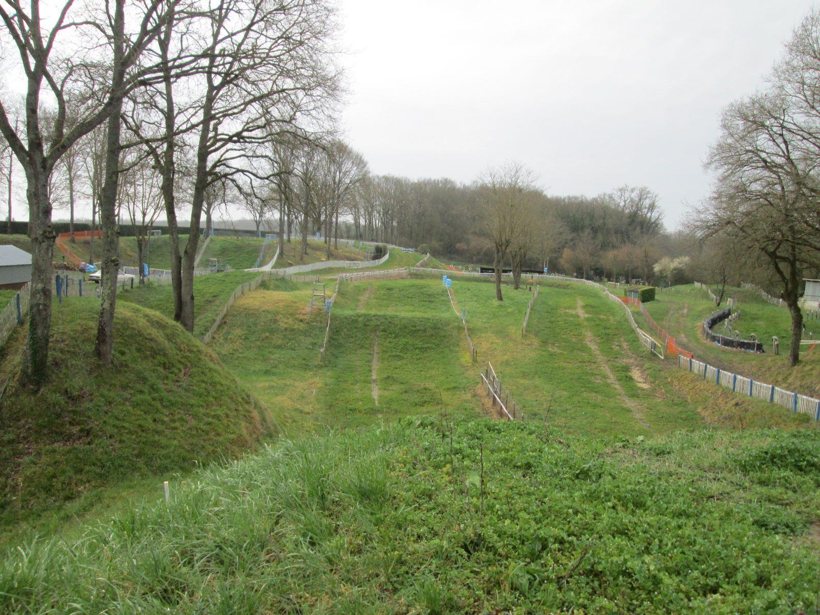 Les photos du Terrain Moto Cross de Saint Aignan le Jaillard