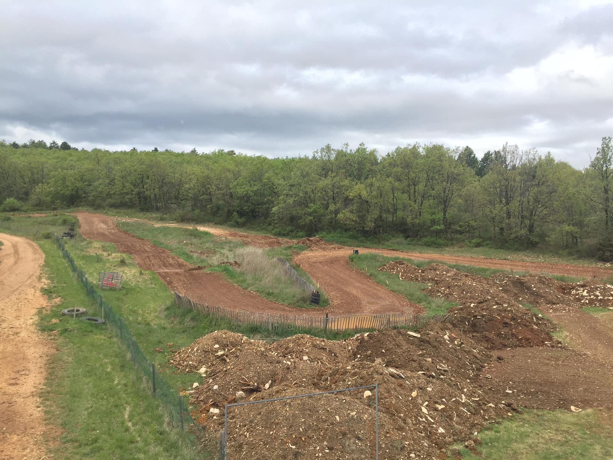 Les photos du Terrain Moto Cross de Saint Christol d'Albion