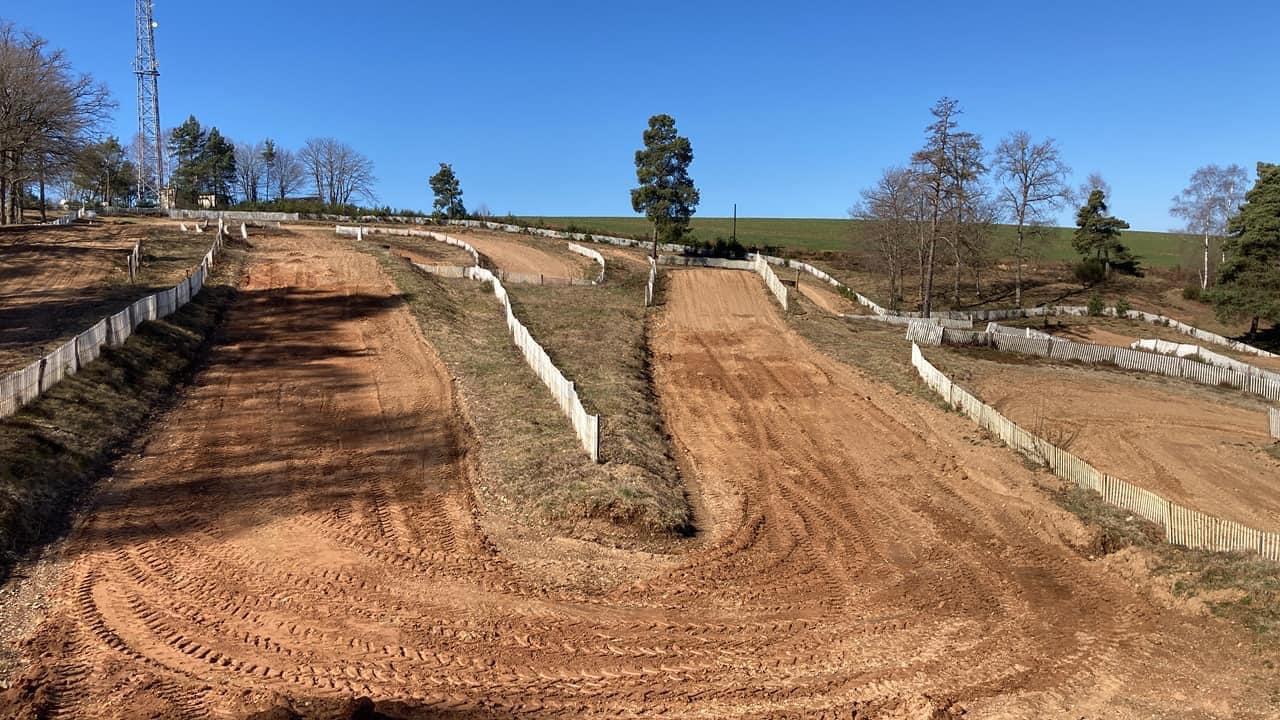 Les photos du Terrain Moto Cross de St Mamet la Salvetat