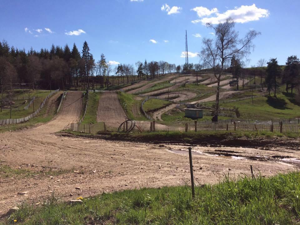 photos du Terrain Moto Cross de St Mamet la Salvetat