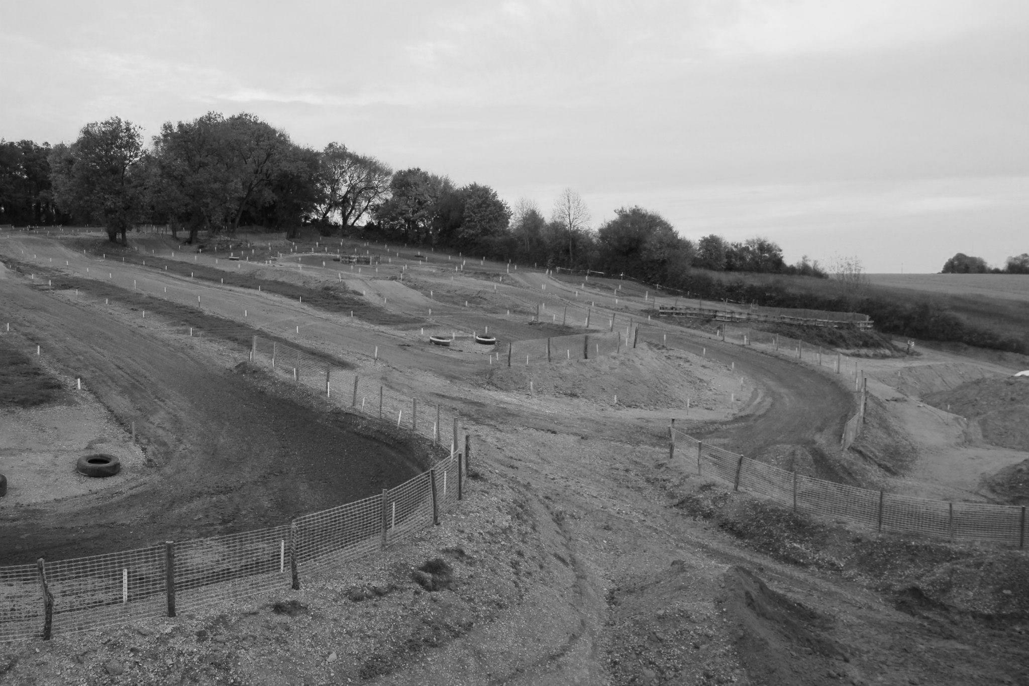 Les photos du Terrain Moto Cross de Tuzie